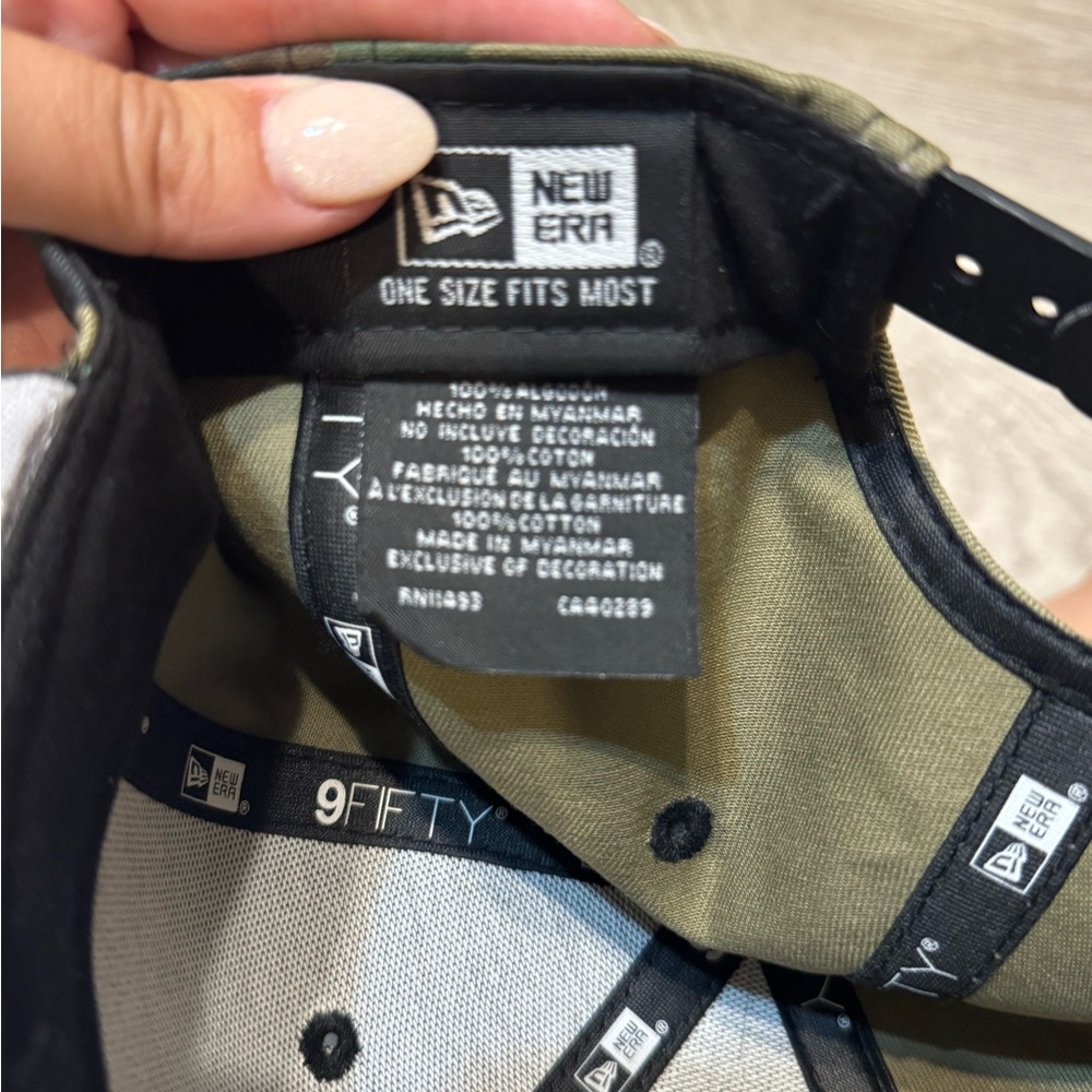 Men’s New Era Los Angeles SnapBack Hat - Picture 7 of 7